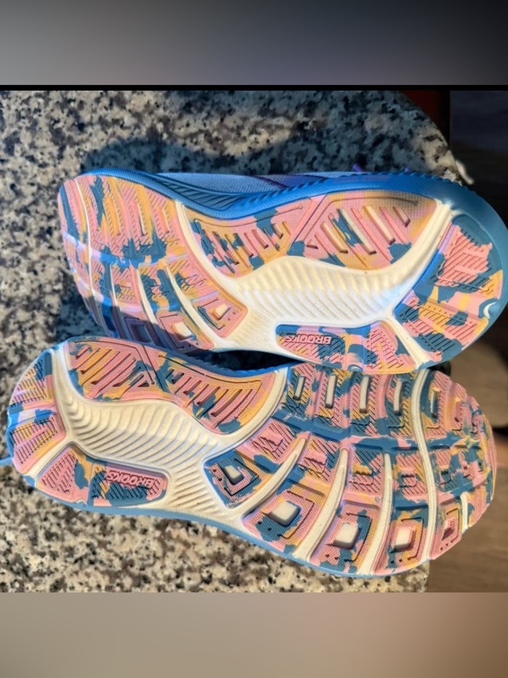 Brooks Ghost running sneakers - Picture 3 of 6